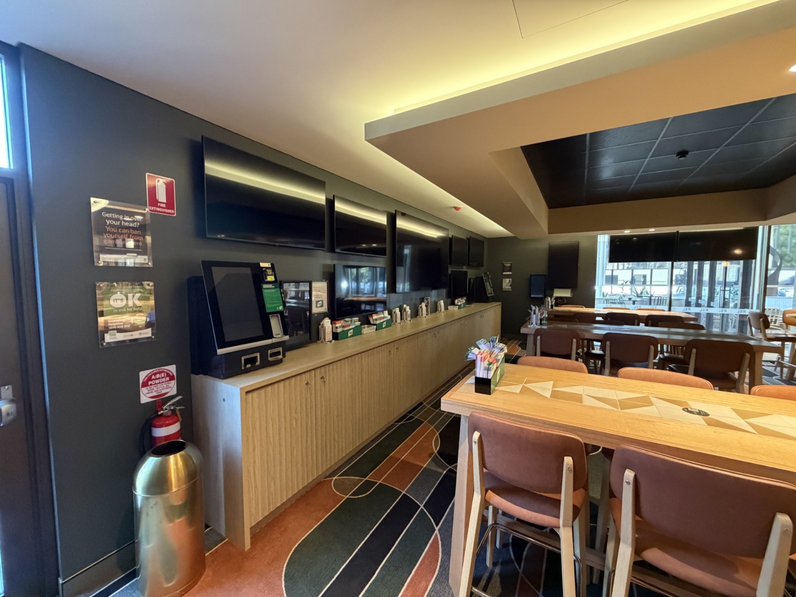 Entertainment Lounge Bar & TAB 